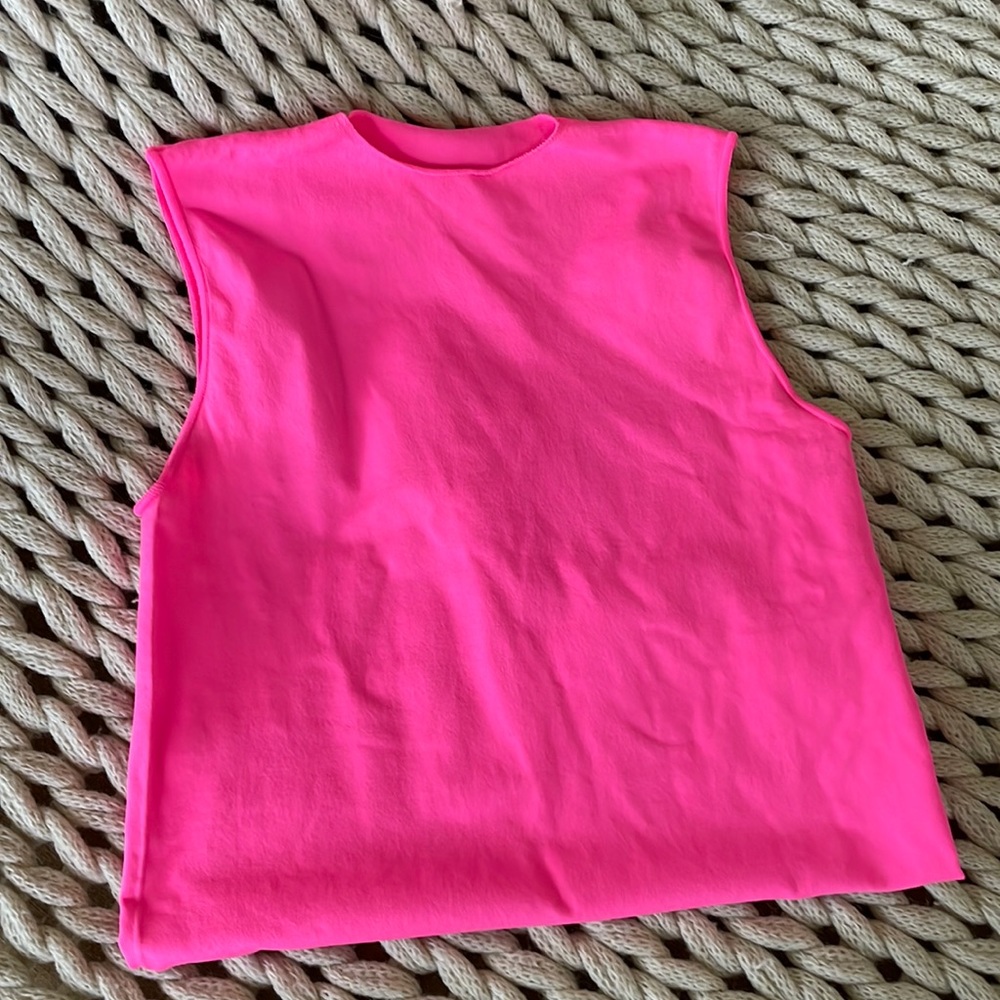 Skims ESSENTIAL CREW NECK SLEEVELESS BODYSUIT size S/M